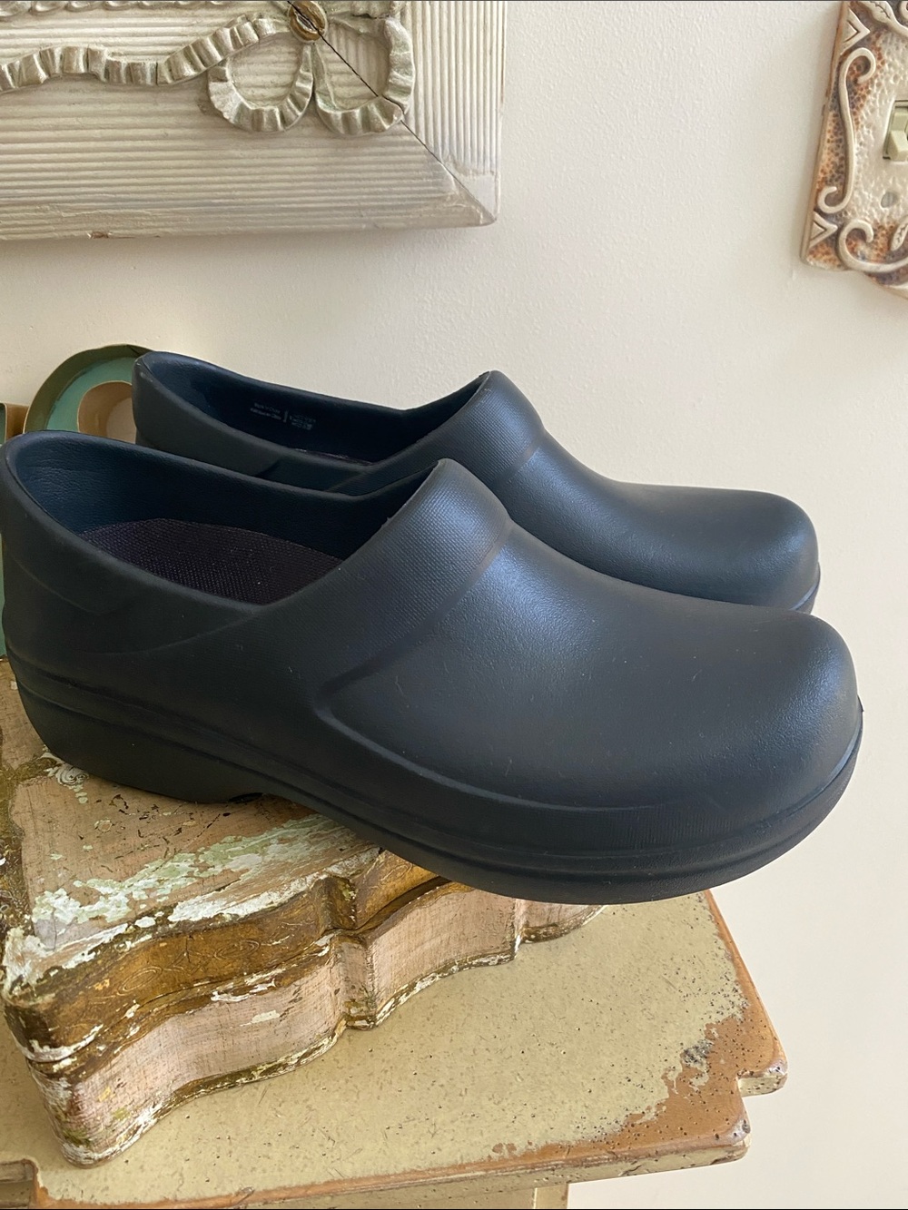 CROCS